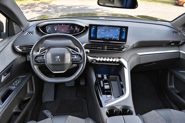Fahrzeugabbildung Peugeot 3008 1.5 BlueHDi 130 EAT8*ALLURE*LED*NAVI*KLIMA*