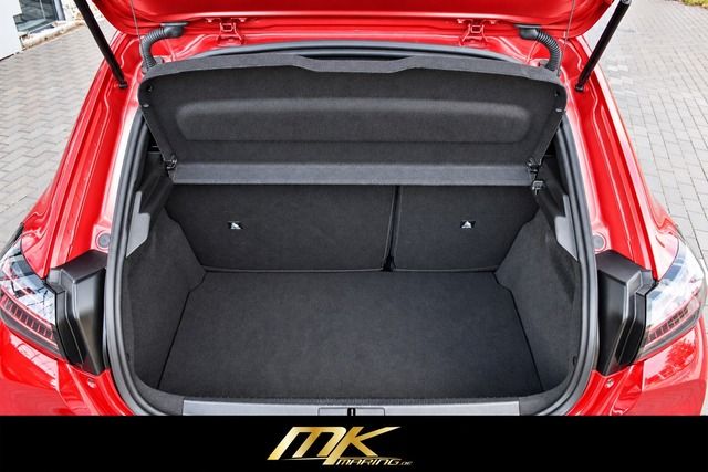Fahrzeugabbildung Peugeot 208 GT HYBRID 110 e-DSC6*MATRIX*PANO*CARPLAY*NAV
