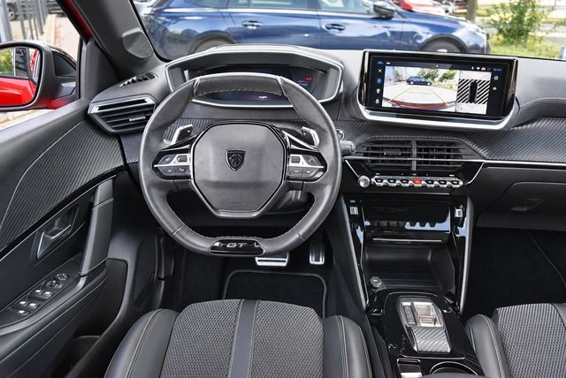 Fahrzeugabbildung Peugeot 208 GT HYBRID 110 e-DSC6*MATRIX*PANO*CARPLAY*NAV