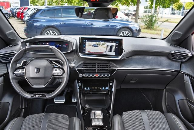 Fahrzeugabbildung Peugeot 208 GT HYBRID 110 e-DSC6*MATRIX*PANO*CARPLAY*NAV