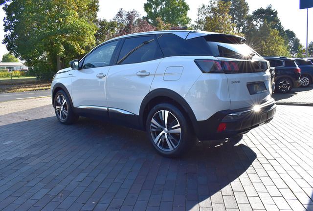 Fahrzeugabbildung Peugeot 3008 Plug-In Hybrid 225 ALLURE*LED*NAV*CARPLAY*