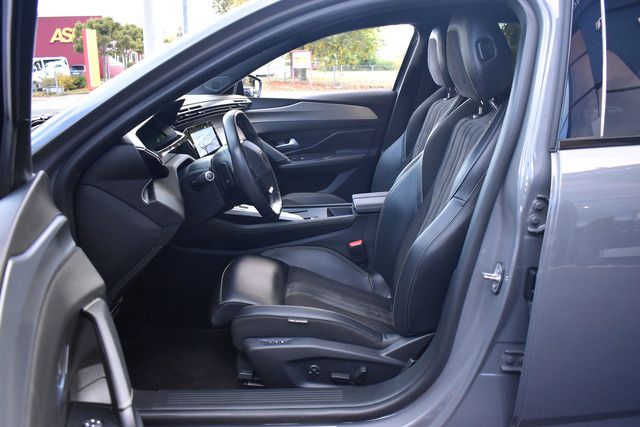 Fahrzeugabbildung Peugeot 308 GT PT 130 EAT8 MATRIX*CARPLAY*AHK*SHZ*LHZ*