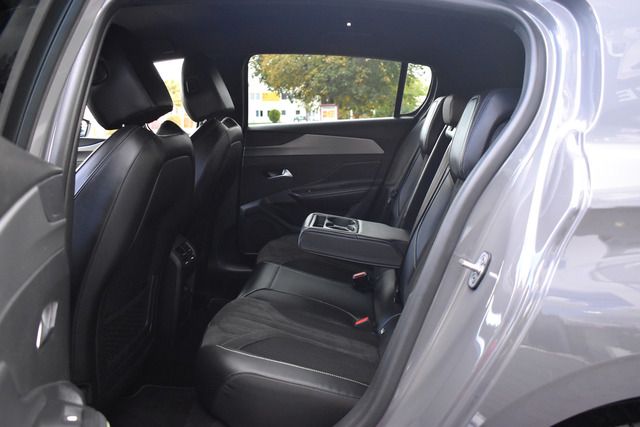 Fahrzeugabbildung Peugeot 308 GT PT 130 EAT8 MATRIX*CARPLAY*AHK*SHZ*LHZ*