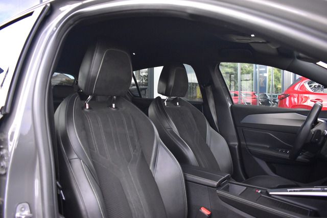 Fahrzeugabbildung Peugeot 308 GT PT 130 EAT8 MATRIX*CARPLAY*AHK*SHZ*LHZ*