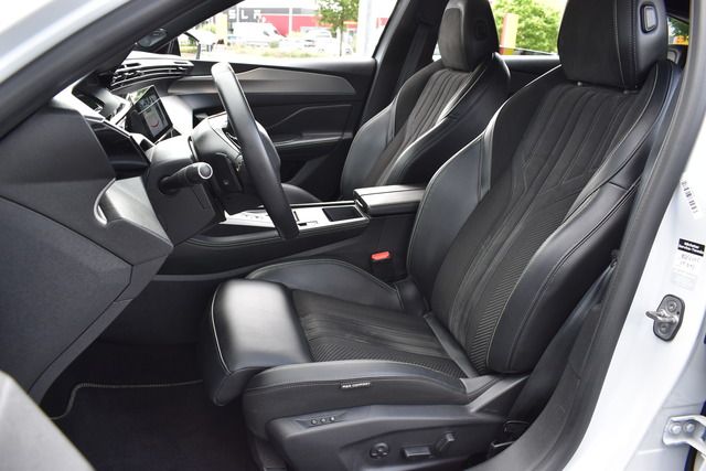 Fahrzeugabbildung Peugeot 308 SW GT PT 130 EAT8*MATRIX*CARPLAY*TRAUM*NAV*A